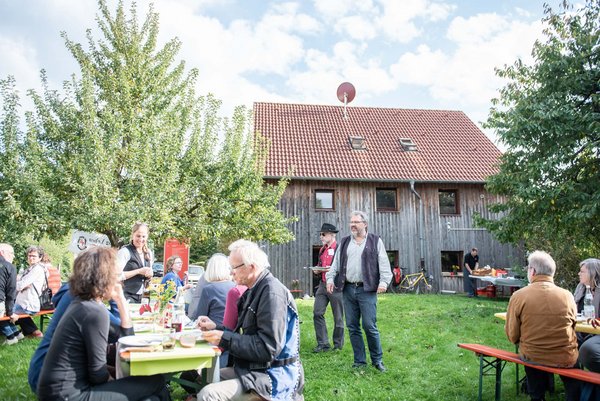 Der Verein "Ohne Rüstung Leben" feiert in der Mutlanger Pressehütte 2017 sein 40-jähriges Bestehen. Foto: Jens Volle