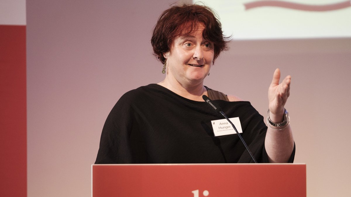 Kontext-Chefredakteurin Anna Hunger bei der Preisverleihung am 1. Juni. Foto: Wolfgang Borrs