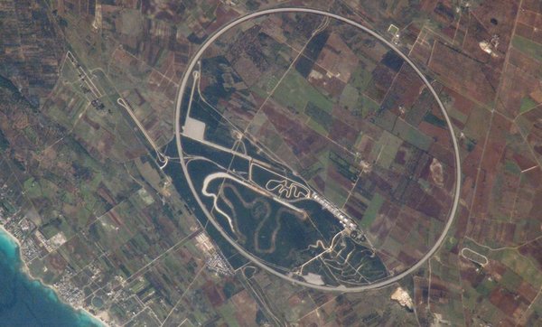 Die Nardò-Teststrecke in Apulien. Foto: Nasa Die Nardò-Teststrecke in Apulien. Foto: Nasa