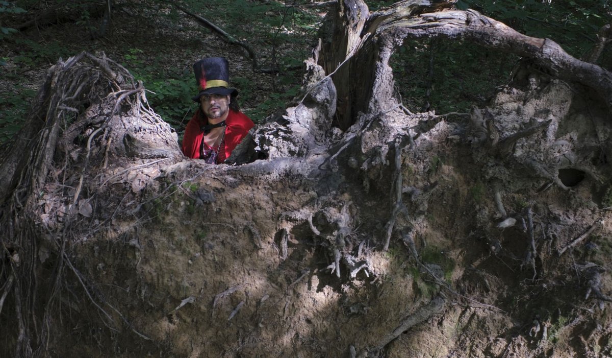 Als Repräsentant der Räuberbande führt Angelo Serdar Basar die Gäste durch den Bopserwald. Impressionen davon gibt es mit Klick auf den Pfeil.  