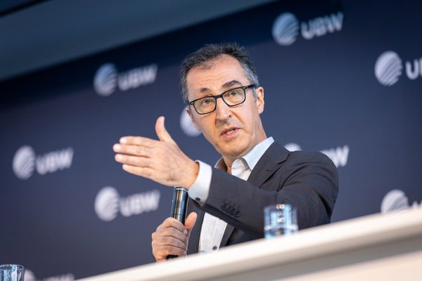 War auch beim Unternehmertag 2025: Cem Özdemir. Foto: Julian Rettig