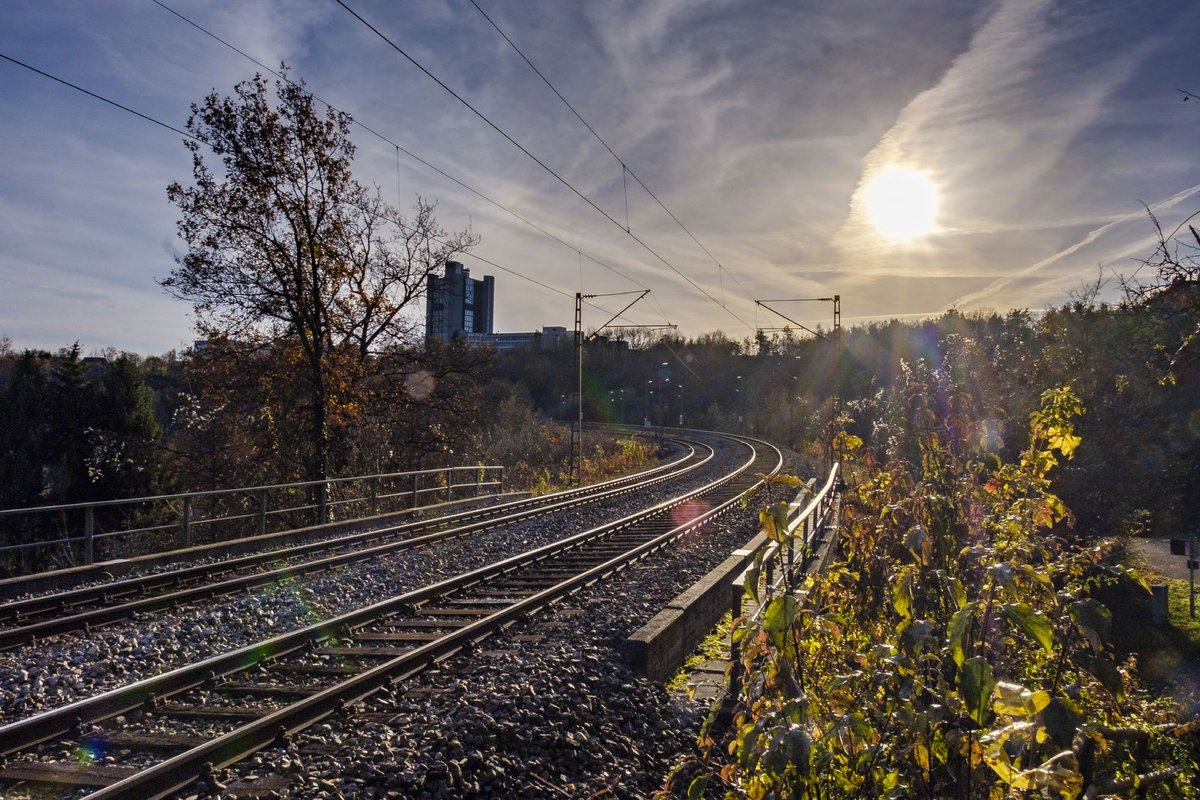 Oh wie schön wär' die Gäubahn, wär' sie doch schon fertig. Fotos: Joachim E. Röttgers