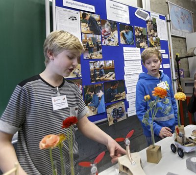 Schüler der Gemeinschaftsschule Deizisau präsentieren Selbstgebautes. Fotos: Joachim E. Röttgers