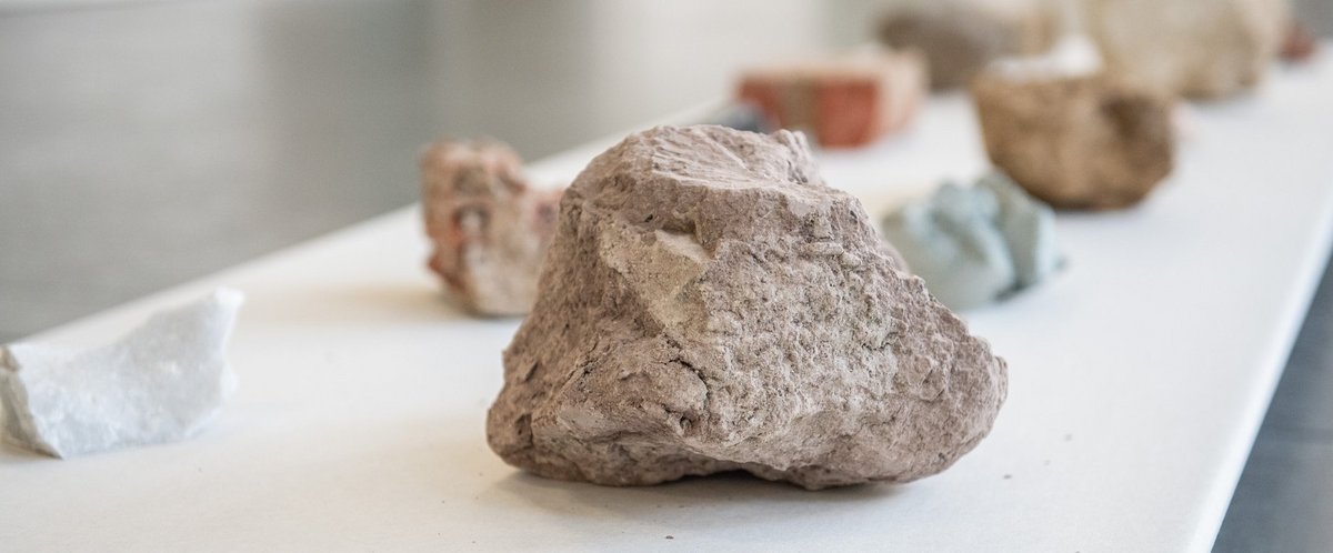 Der Stein in der Mitte stammt aus dem Aushub der Stuttgart-21-Grube.