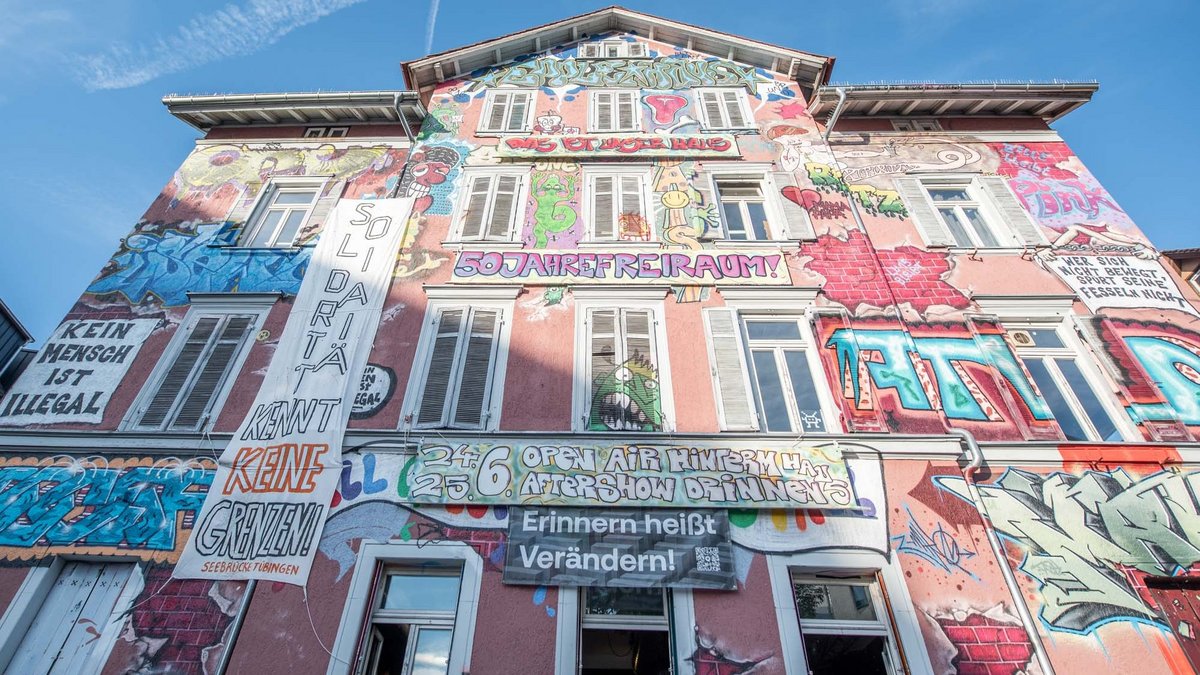 Alles so schön bunt hier: das Tübinger Epplehaus im Jubiläumslook. Mehr Fotos mit Klick aufs Bild.