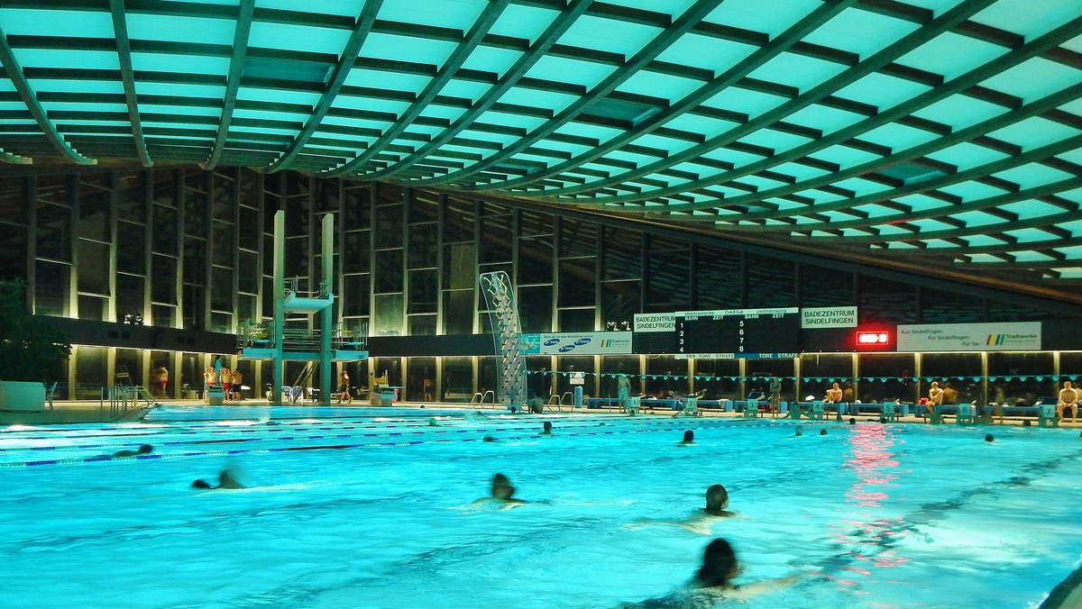 Ebenfalls auf der Abrissliste: das Sindelfinger Hallenbad. Foto: qwesy qwesy, CC BY 3.0