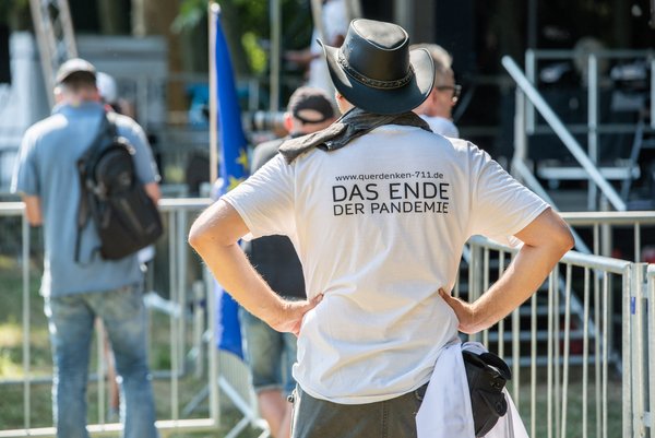 Emanzipatorisch ist er nicht, der Protest mit Cowboyhut. Foto: Jens Volle
