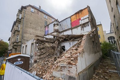 Wenigstens das Klo haben sie dagelassen.