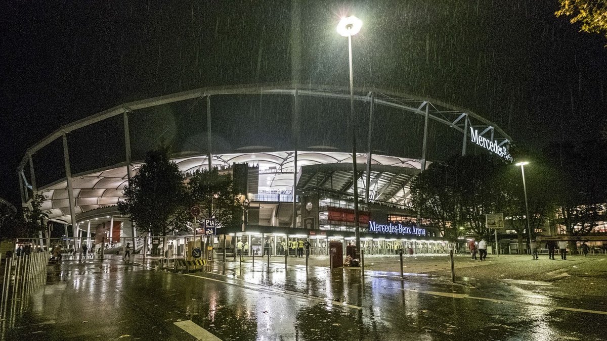 Nicht alles Gold, was glänzt, und trotzdem sakrisch teuer: das Stadion des VfB Stuttgart. Foto: Joachim E. Röttgers