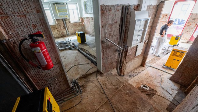 Überall Trockenmaschinen. Überall Trockenmaschinen.