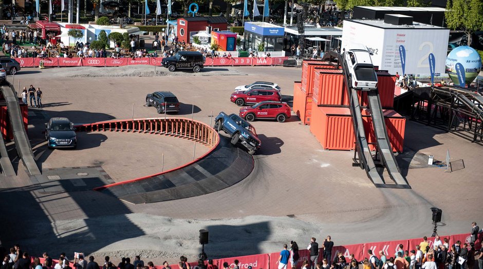 Hier zeigen die Karren der Zukunft, was sie drauf haben. Foto: Jens Volle 