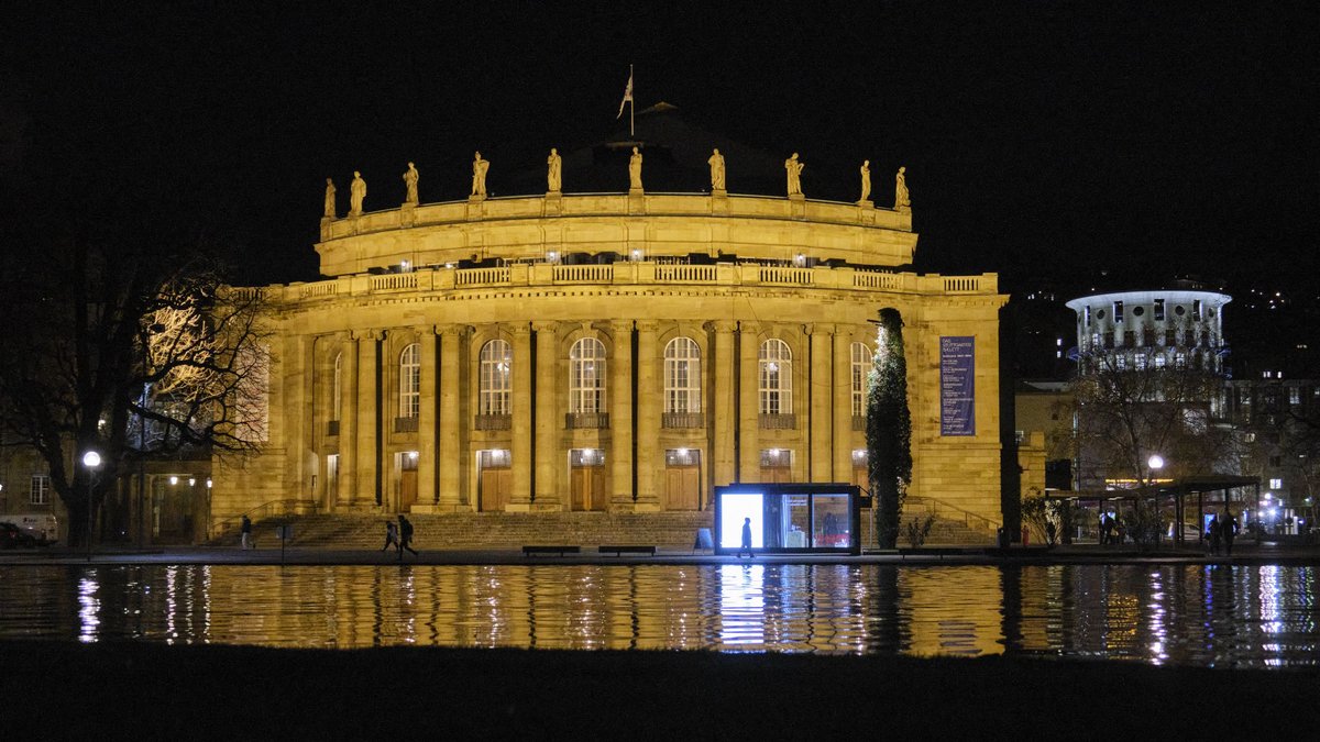 Die Stuttgarter Oper: Erst sollte ihre Sanierung 18 Millionen Euro kosten, jetzt vielleicht zwei Milliarden. Fotos: Joachim E. Röttgers