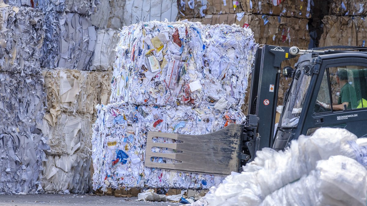 Landet das Archiv des Stuttgarter Pressehauses bald im Altpapier? Foto: Joachim E. Röttgers 