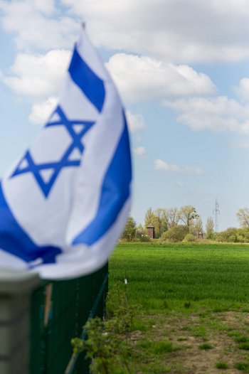 Brzezinka, Weg zum "Todestor". Brzezinka, Weg zum "Todestor".