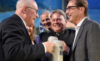 Mit Kauder kommt Licht