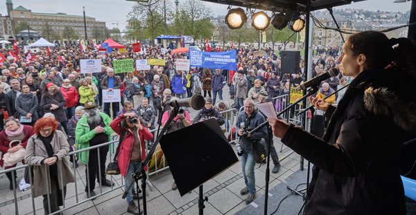 Prayon 2019 auf einer Stuttgarter Demo gegen steigende Mieten. Foto: Joachim E. Röttgers