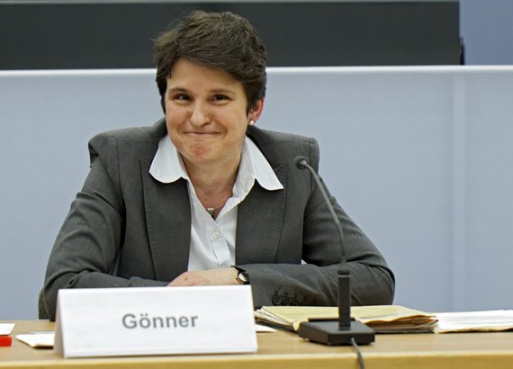 Wer zuletzt lacht ... – Tanja Gönner, hier vor dem Untersuchungsausschuss "Polizeieinsatz Schlossgarten II" 2015 zu Stuttgarts Schwarzem Donnerstag. Foto: Joachim E. Röttgers