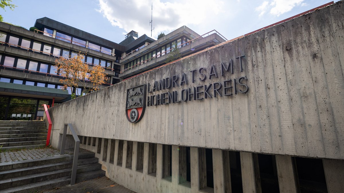 Im Kreis Hohenlohe droht der Kollaps – sogar der fürs Landratsamt geplante Neubau könnte im Strudel der Finanzkrise versinken. Foto: Julian Rettig