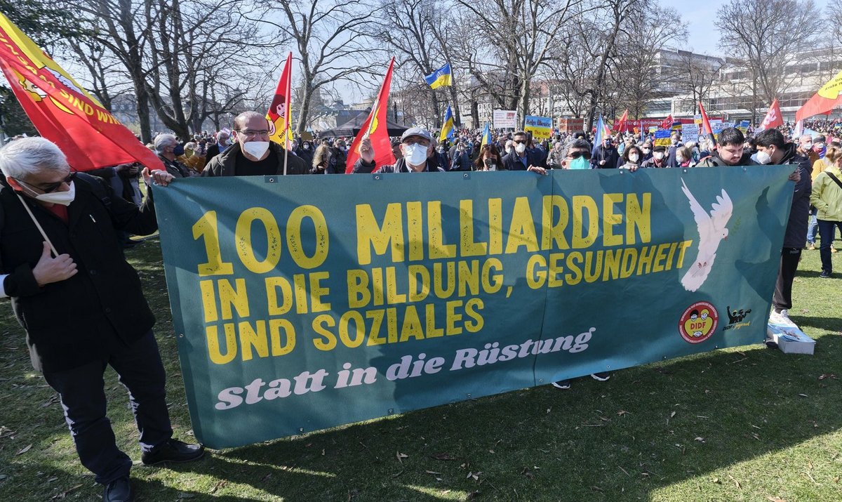 Der Dachverband türkischer Vereine DIDF will lieber Bildung und Soziales statt Waffen.  Der Dachverband türkischer Vereine DIDF will lieber Bildung und Soziales statt Waffen.