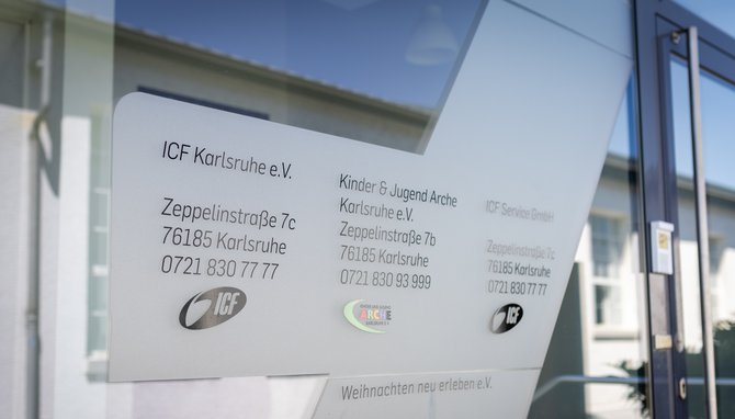 Zweifel bleiben, ob das ICF als Träger der Jugendhilfe geeignet ist.