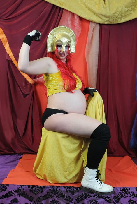 Hannah Kindlers "Mother Drag" – Triptychon, Teil 1.