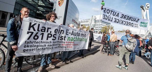 Autogipfel: Auch diese Sichtweisen müssen draußen bleiben. Foto: Jens Volle