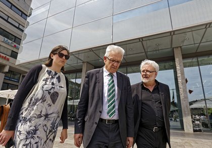 ... nach der Unterzeichnung des Koalitionsvertrags im Mai 2016 …