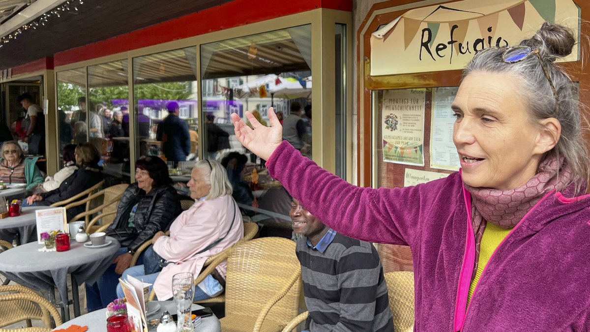 Hereinspaziert – Refugio-Geschäftsführerin Almut Petersen vom AK Asyl Hechingen.