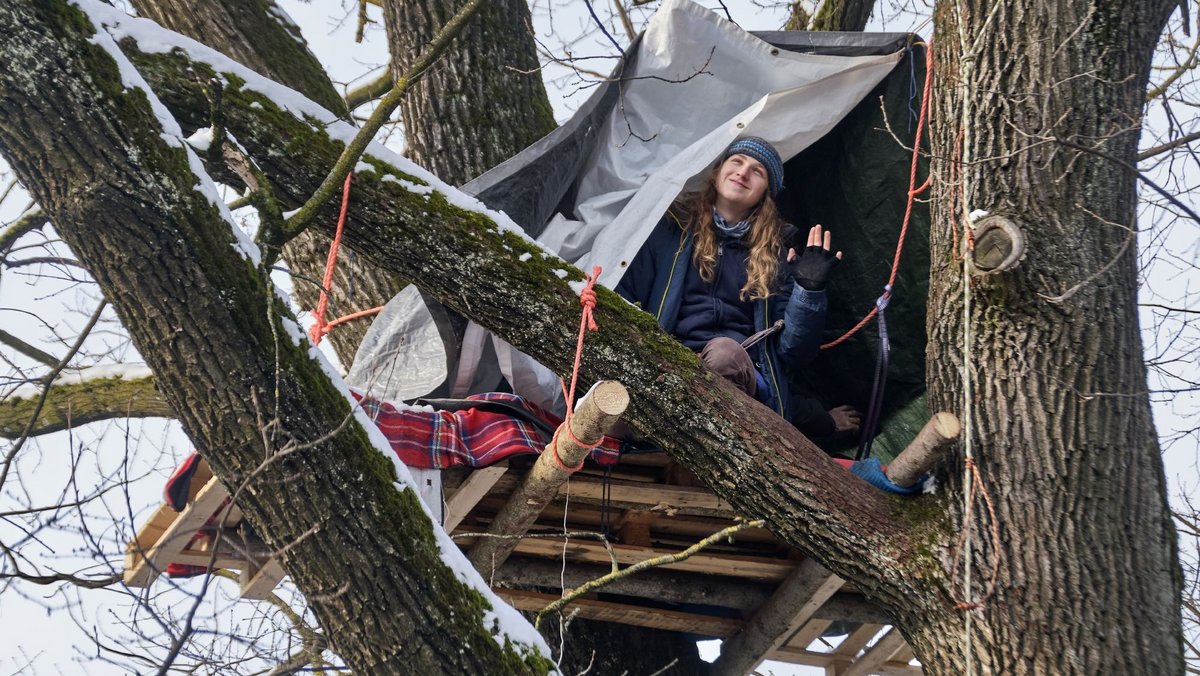 Hallo Rot-Grün-Rot? Samuel Bosch begründet, wie er sich bei seiner ersten Bundestagswahl entschieden hat. Foto: Joachim E. Röttgers Hallo Rot-Grün-Rot? Samuel Bosch begründet, wie er sich bei seiner ersten Bundestagswahl entschieden hat. Foto: Joachim E. Röttgers
