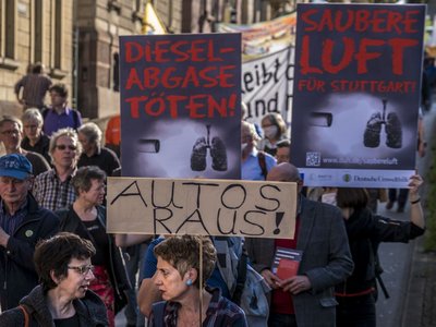 Die Politik hat den Diesel in der Vergangenheit kräftig gefördert. Demo im März 2017.