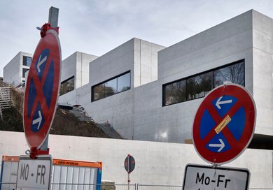 Guckverbot? In der Ballettschule bliebe man gern blicksicher. 