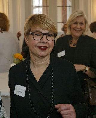 Barbara Wolf, Geschäftsfrau und Guidos Gattin.