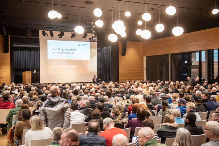 550 Menschen kamen in die Gemeindehalle. Teils reisten sie sogar aus Nachbarorten an. 