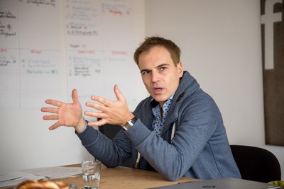 Die Partei wird sich nicht nach rechts, sondern nach vorne bewegen, meint Schick.