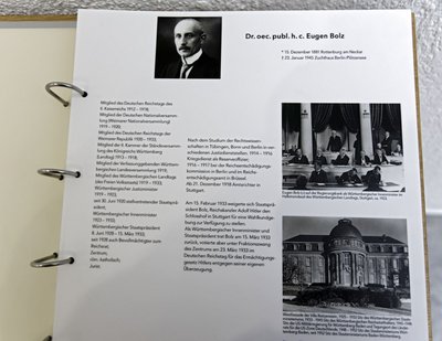 Im Landtag von Baden-Württemberg liegt ein "Gedenk-Buch" zur Erinnerung an Persönlichkeiten des Landes. Eugen Bolz sind die ersten fünf Seiten gewidmet. Foto: Joachim E. Röttgers