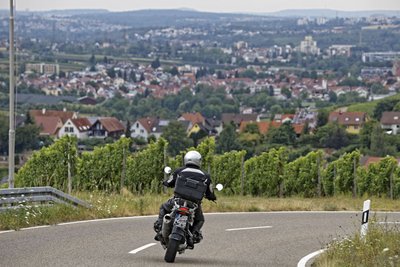 Ganz legal: Lärmend Richtung Tal.