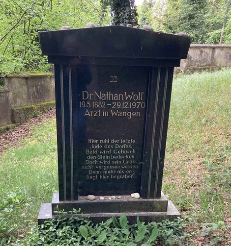 Der "letzte Jude des Dorfes" dürfte sich im Grab umdrehen. Foto: Anne Overlack Der "letzte Jude des Dorfes" dürfte sich im Grab umdrehen. Foto: Anne Overlack