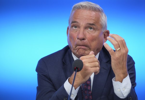 Thomas Strobl versucht sich an Zahlenspielen.