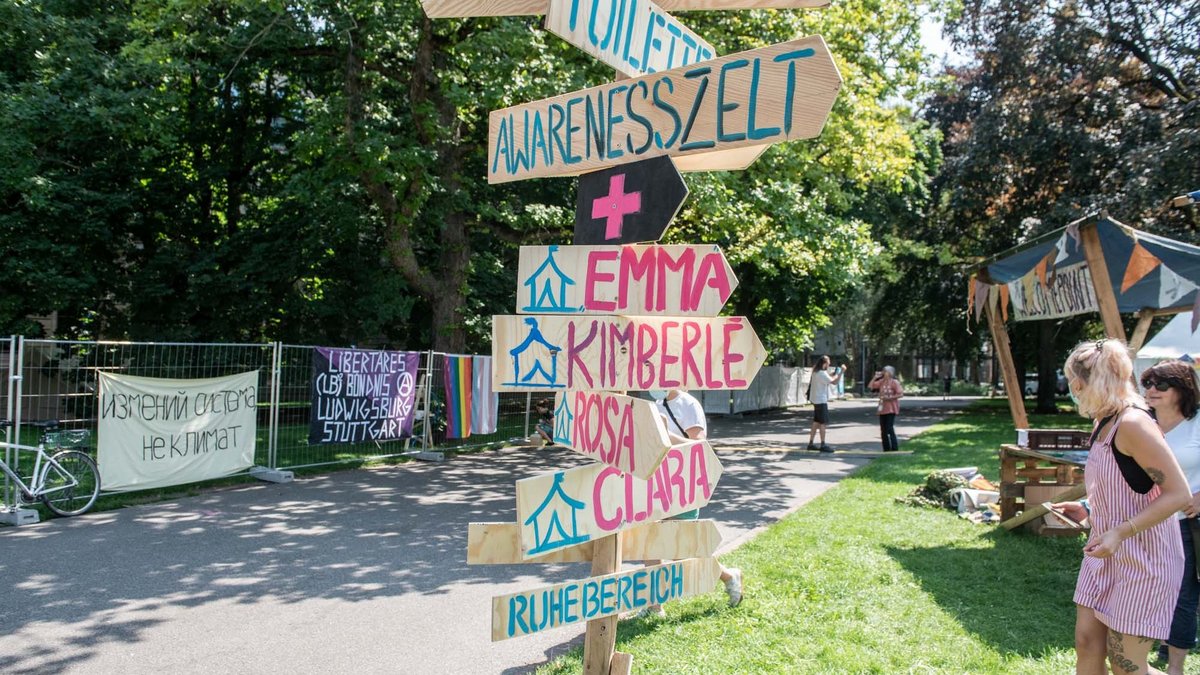 Gewusst, wohin – vergangenes Wochenende bei der Kesselbambule, das erste Protesttrommeln in Stuttgart. Mehr davon mit Klick aufs Bild.