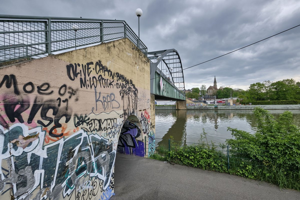 Berger Steg: bunt aber nicht barrierefrei. Berger Steg: bunt aber nicht barrierefrei.