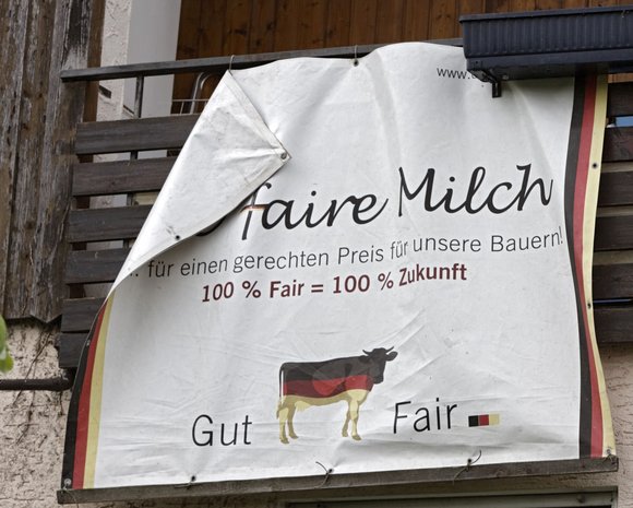 Auch die Forderung nach fairen Milchpreisen ist nicht neu – diese Aktion etwa ist zehn Jahre alt. Auch die Forderung nach fairen Milchpreisen ist nicht neu – diese Aktion etwa ist zehn Jahre alt.
