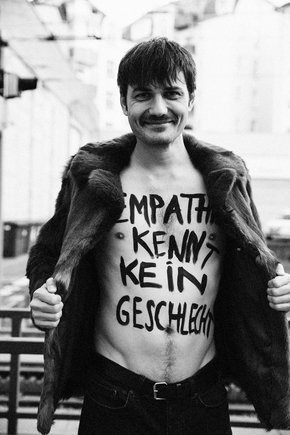 Angeblich ein Foto einer B.R.E.-Demo im Dezember 1973 zur Stärkung der Frauenrechte. Quelle: Jean&Claude