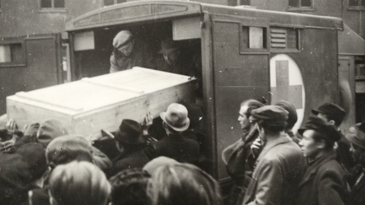 Überführung von Shmuel Dancygers Leichnam, Stuttgart 1946. Foto: Jüdisches Museum Berlin, Inv.-Nr. 2014/197/3, Schenkung von Morris Dancyger