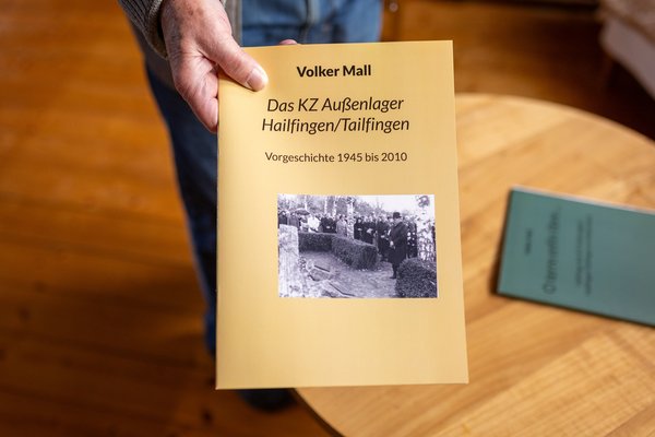 Malls jüngstes Werk: zwei Hefte zum KZ-Außenlager Hailfingen/Tailfingen.