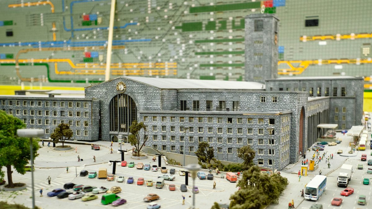 Wolfgang Freys Modell ist der Beweis: Es gab mal einen funktionierenden Hauptbahnhof in Stuttgart. Foto: Joachim E. Röttgers