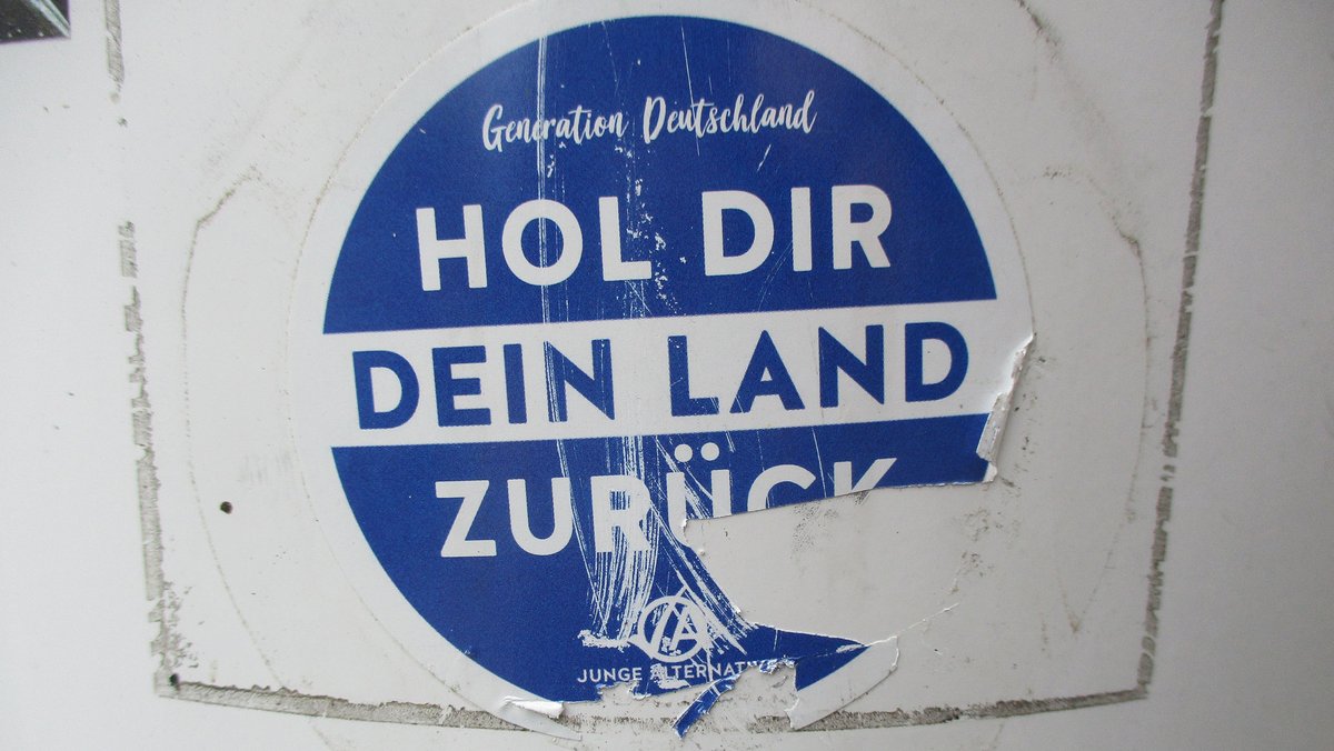 Beklebter Vollpfosten in Dresden. Foto: privat