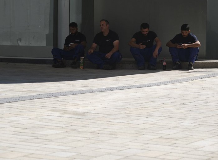Zum Glück spendet die Umgebungsbebauung etwas Schatten. Foto: Joachim E. Röttgers Zum Glück spendet die Umgebungsbebauung etwas Schatten. Foto: Joachim E. Röttgers