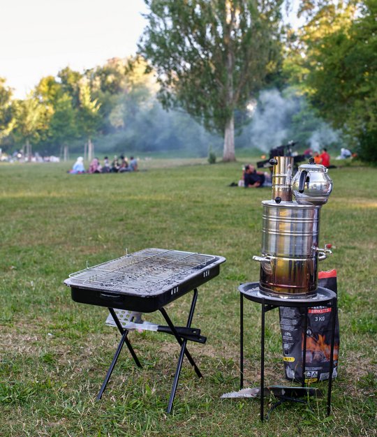 "Seit den 80er-Jahren sind wir hier. Immer bei gutem Wetter am Wochenende mit unserer Familie und Freunden. Zum Essen, sich Treffen und Ausruhen. Wir verbringen hier den ganzen Tag."