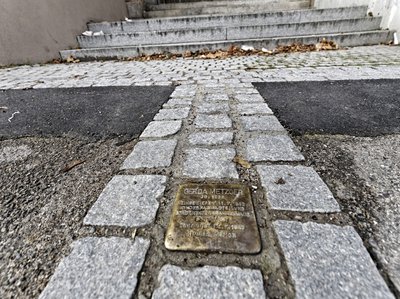 Stolperstein zum Gedenken an Gerda Metzger.