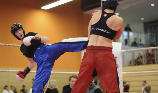 Kickboxen. Foto: Ralf Roletschek, GFDL 1.2 Kickboxen. Foto: Ralf Roletschek, GFDL 1.2